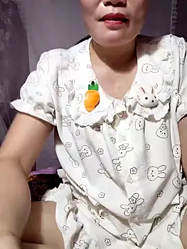 Snapshot of -Trici- chatting on June 21, 2:08 pm -Trici- online show from June 21, 2:08 pm