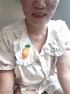 Snapshot of -Trici- chatting on June 22, 3:19 am -Trici- online show from June 22, 3:19 am