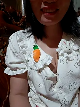 Snapshot of -Trici- chatting on July 2, 10:38 pm -Trici- online show from July 2, 10:38 pm