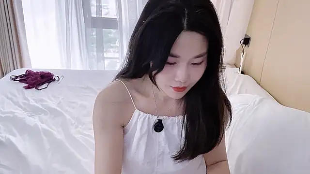 Snapshot of Emma_qiqi chatting on May 20, 2:18 am Emma qiqi online show from May 20, 2:18 am