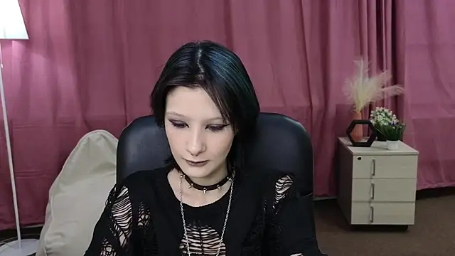 PearleneBolfa online show from May 13, 11:40 am
