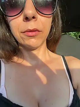 Snapshot of GirlNextDoorBianca chatting on July 14, 6:57 pm GirlNextDoorBianca online show from July 14, 6:57 pm