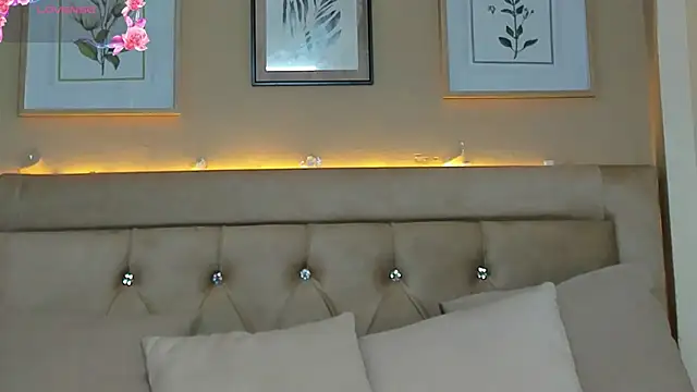 EmilyWinter  online show from June 10, 11:53 am