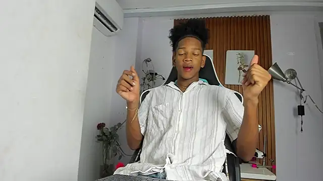 Afrowayuu online show from June 15, 5:26 pm
