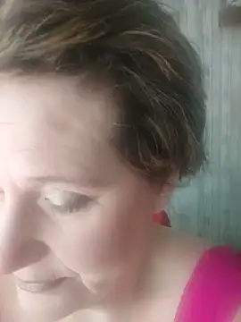 Snapshot of curvysecret1971 chatting on May 9, 8:58 pm curvysecret1971 online show from May 9, 8:58 pm
