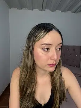 Sarisloves online show from May 17, 1:14 am