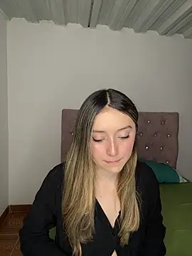 Sarisloves online show from May 24, 8:58 pm