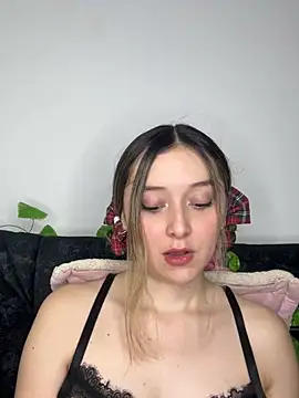Sarisloves online show from June 24, 12:53 am