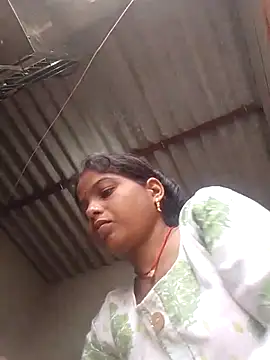 Snapshot of CHANDNi_700 chatting on June 14, 2:24 am CHANDNi 700 online show from June 14, 2:24 am