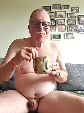 Snapshot of NextAct92 chatting on May 12, 2:03 pm NextAct92 online show from May 12, 2:03 pm