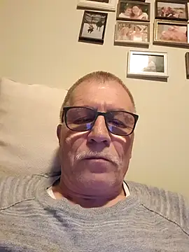 Snapshot of NextAct92 chatting on May 18, 9:20 pm NextAct92 online show from May 18, 9:20 pm