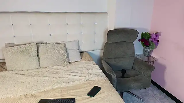 emilly duque online show from June 27, 3:11 am