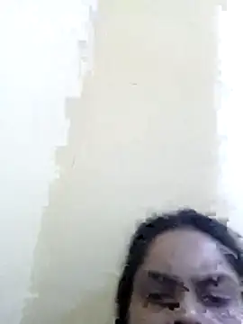 Snapshot of Kckalai003 chatting on May 21, 3:02 am Kckalai003 online show from May 21, 3:02 am