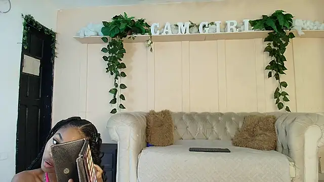 Snapshot of zhara_smith chatting on June 5, 12:55 pm zhara smith online show from June 5, 12:55 pm