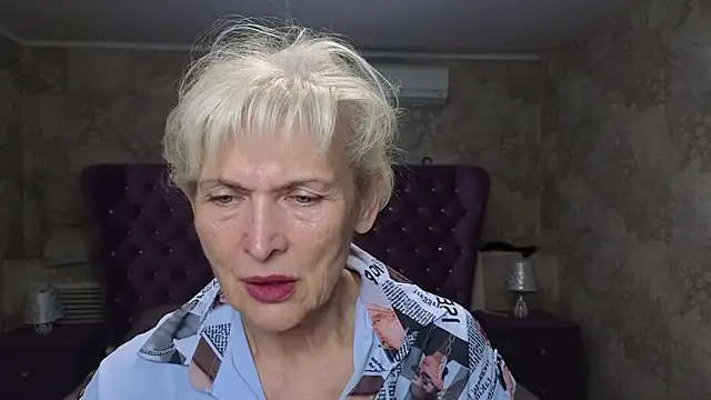 Snapshot of Nia_Natur chatting on May 19, 5:14 am Nia Natur online show from May 19, 5:14 am