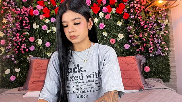 ViolettGracee online show from June 25, 5:50 pm