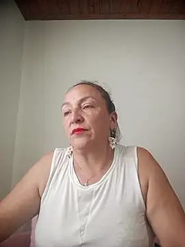 Snapshot of dangerous_milf chatting on July 22, 8:44 pm dangerous milf online show from July 22, 8:44 pm