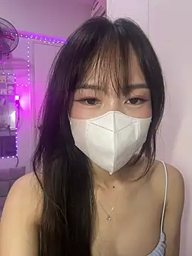 Snapshot of Lov3lily chatting on August 2, 3:21 pm Lov3lily online show from August 2, 3:21 pm