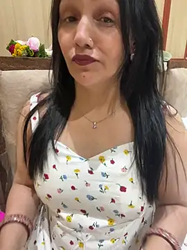 simmy14321 online show from July 19, 1:53 am