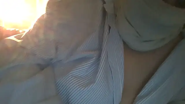Snapshot of FolcheBoobs chatting on May 14, 8:04 pm FolcheBoobs online show from May 14, 8:04 pm