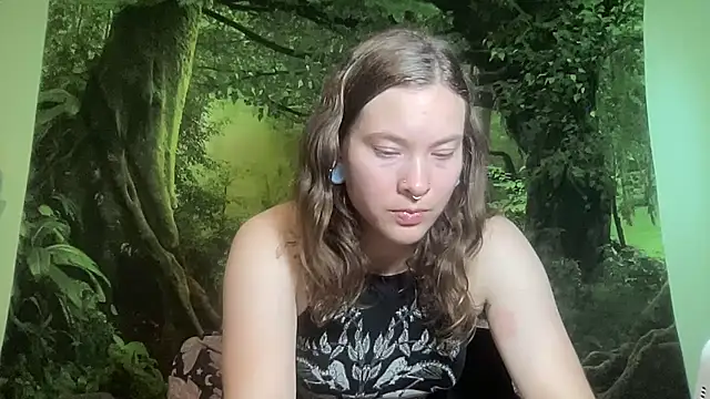 Snapshot of mo0ngoddess chatting on June 6, 2:38 am mo0ngoddess online show from June 6, 2:38 am