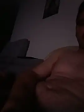 Snapshot of oncle33 chatting on May 22, 8:58 pm oncle33 online show from May 22, 8:58 pm