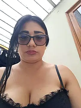 Snapshot of Amina--789 chatting on July 22, 4:21 pm Amina--789 online show from July 22, 4:21 pm