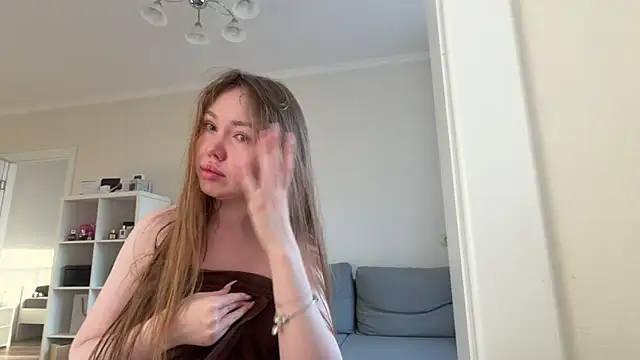 Snapshot of ValeryShine chatting on May 19, 1:11 am ValeryShine online show from May 19, 1:11 am