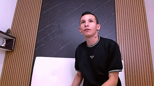 Snapshot of Isak_Berekoa chatting on May 21, 2:51 am Isak Berekoa online show from May 21, 2:51 am