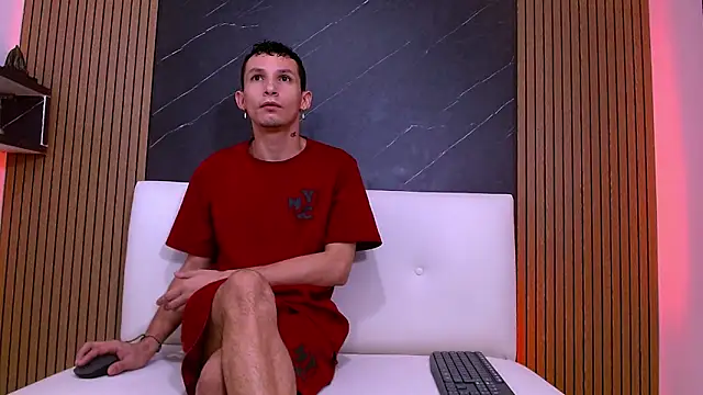 Snapshot of Isak_Berekoa chatting on May 30, 3:03 am Isak Berekoa online show from May 30, 3:03 am