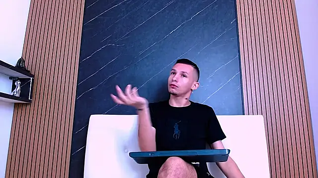Snapshot of Isak_Berekoa chatting on June 5, 11:05 am Isak Berekoa online show from June 5, 11:05 am