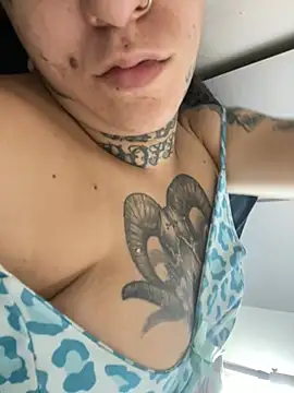Snapshot of MiaInk_ chatting on July 7, 5:50 pm MiaInk online show from July 7, 5:50 pm