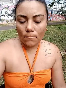 Snapshot of Sexy_macarena_outdoors chatting on May 23, 8:46 pm Sexy macarena outdoors online show from May 23, 8:46 pm