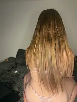 Freyastimeee online show from May 18, 9:53 pm