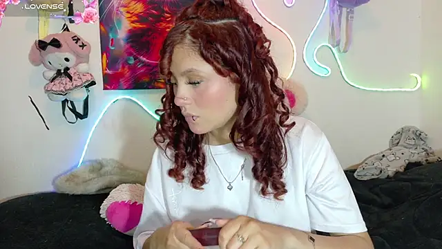 theiamoon online show from June 12, 10:52 pm