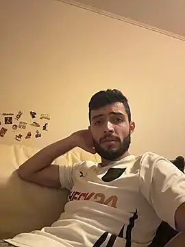 Snapshot of Z-man- chatting on May 30, 11:13 pm Z-man- online show from May 30, 11:13 pm