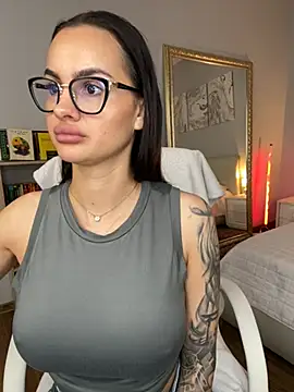 Snapshot of BabyyGirll_ chatting on June 18, 9:14 am BabyyGirll online show from June 18, 9:14 am