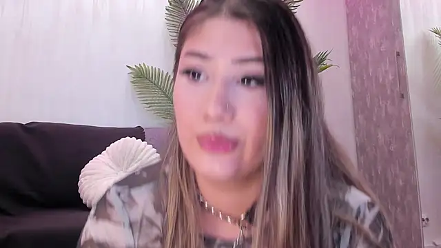 Snapshot of VivianneNicole chatting on May 14, 8:04 pm VivianneNicole online show from May 14, 8:04 pm