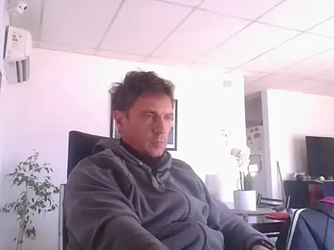 Snapshot of sebasevi chatting on May 18, 1:50 pm sebasevi online show from May 18, 1:50 pm