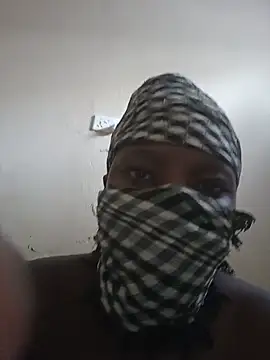 Snapshot of HlamiLuenel chatting on June 3, 8:06 am HlamiLuenel online show from June 3, 8:06 am