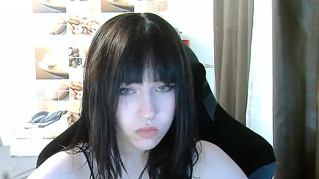 NoirEva online show from June 17, 4:52 pm
