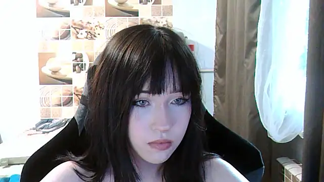 NoirEva online show from June 18, 4:33 pm