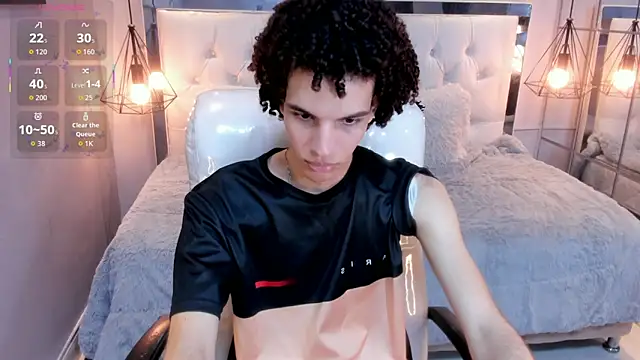 Snapshot of felix_haze chatting on June 11, 5:22 pm felix haze online show from June 11, 5:22 pm