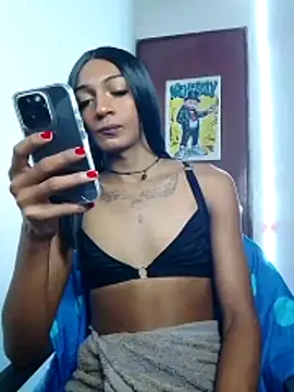 Snapshot of Alexxasexy chatting on June 19, 3:49 pm Alexxasexy online show from June 19, 3:49 pm