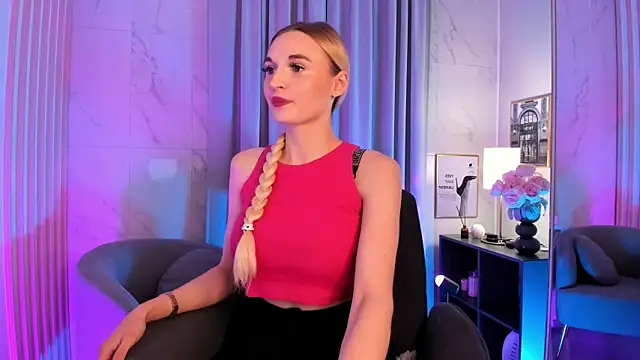 Snapshot of Mila__Lux chatting on June 24, 8:52 pm Mila Lux online show from June 24, 8:52 pm