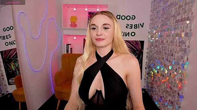 Snapshot of Mila__Lux chatting on June 29, 8:53 pm Mila Lux online show from June 29, 8:53 pm