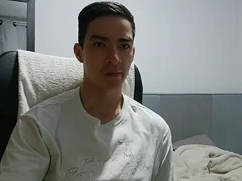 Dan Hottie online show from June 4, 7:53 pm