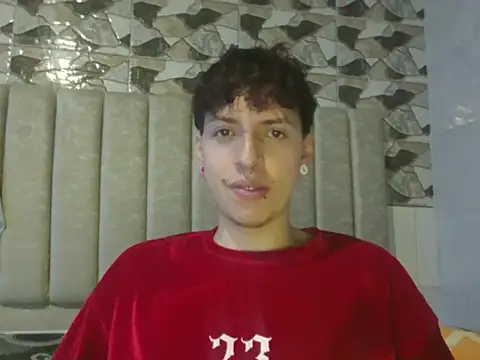 Snapshot of Noah_mod chatting on June 1, 6:59 am Noah mod online show from June 1, 6:59 am