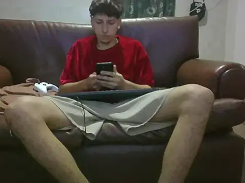 Snapshot of Noah_mod chatting on July 7, 1:41 am Noah mod online show from July 7, 1:41 am