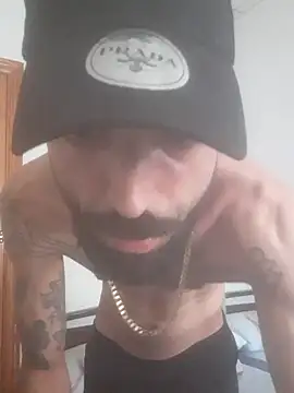 Snapshot of MorenodickStrong chatting on July 7, 7:34 am MorenodickStrong online show from July 7, 7:34 am